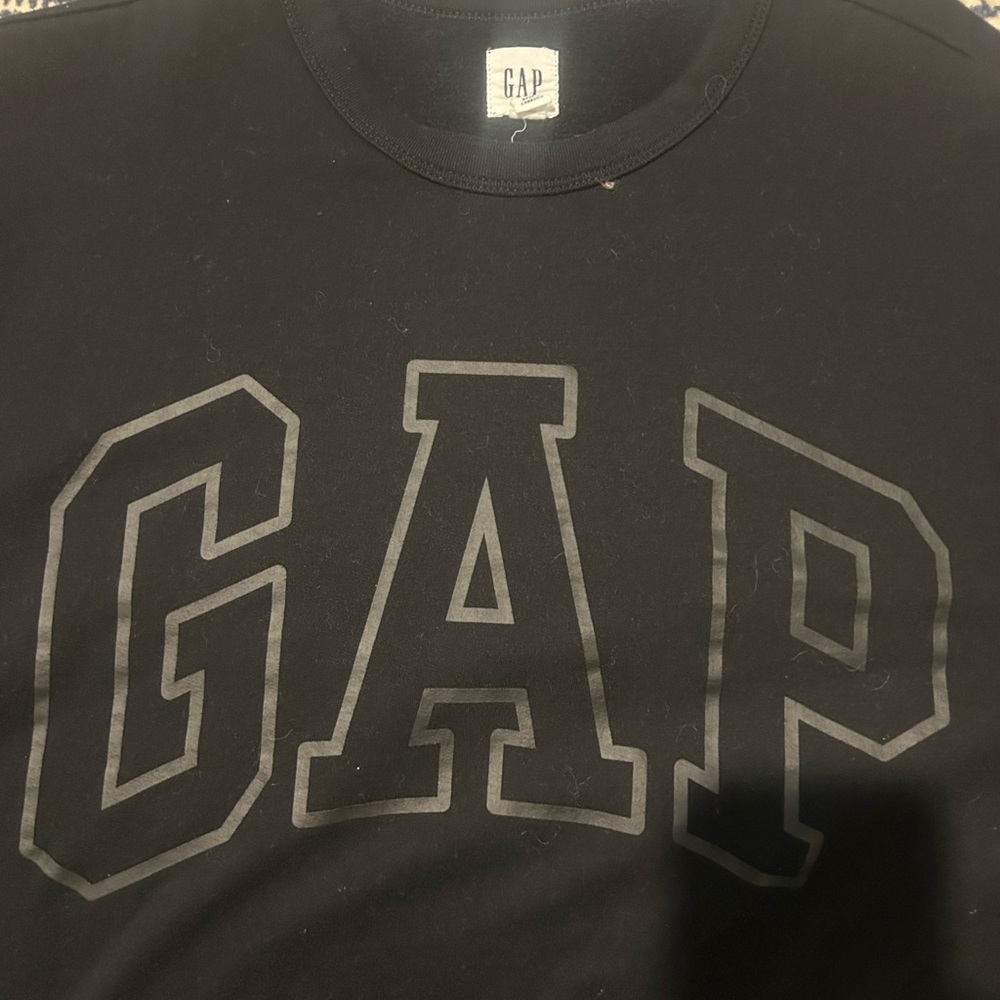 Gap sweatshirt